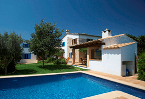 image of front house with a pool